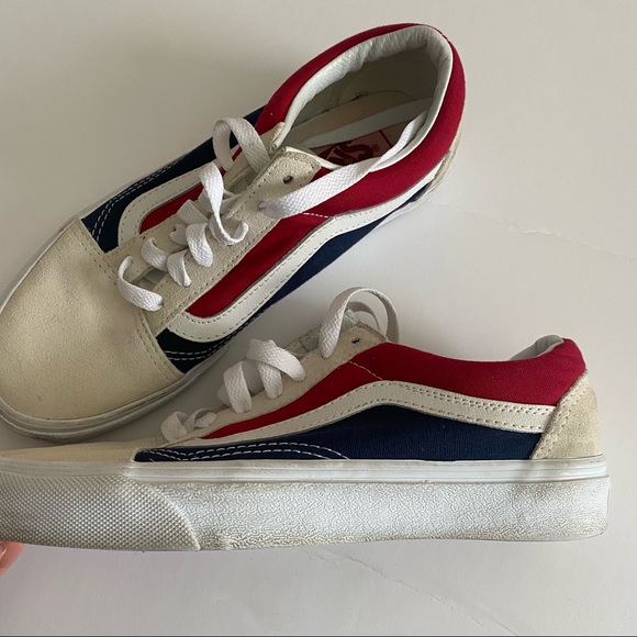 Vans - Picture 2 of 9